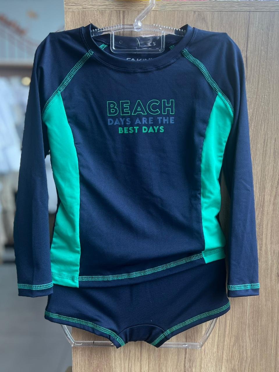 CONJUNTO CAMISETA MANGA LONGA BEACH DAYS PROTEÇÃO UV50+ E SUNGA MENINO FAKINI - MARINHO