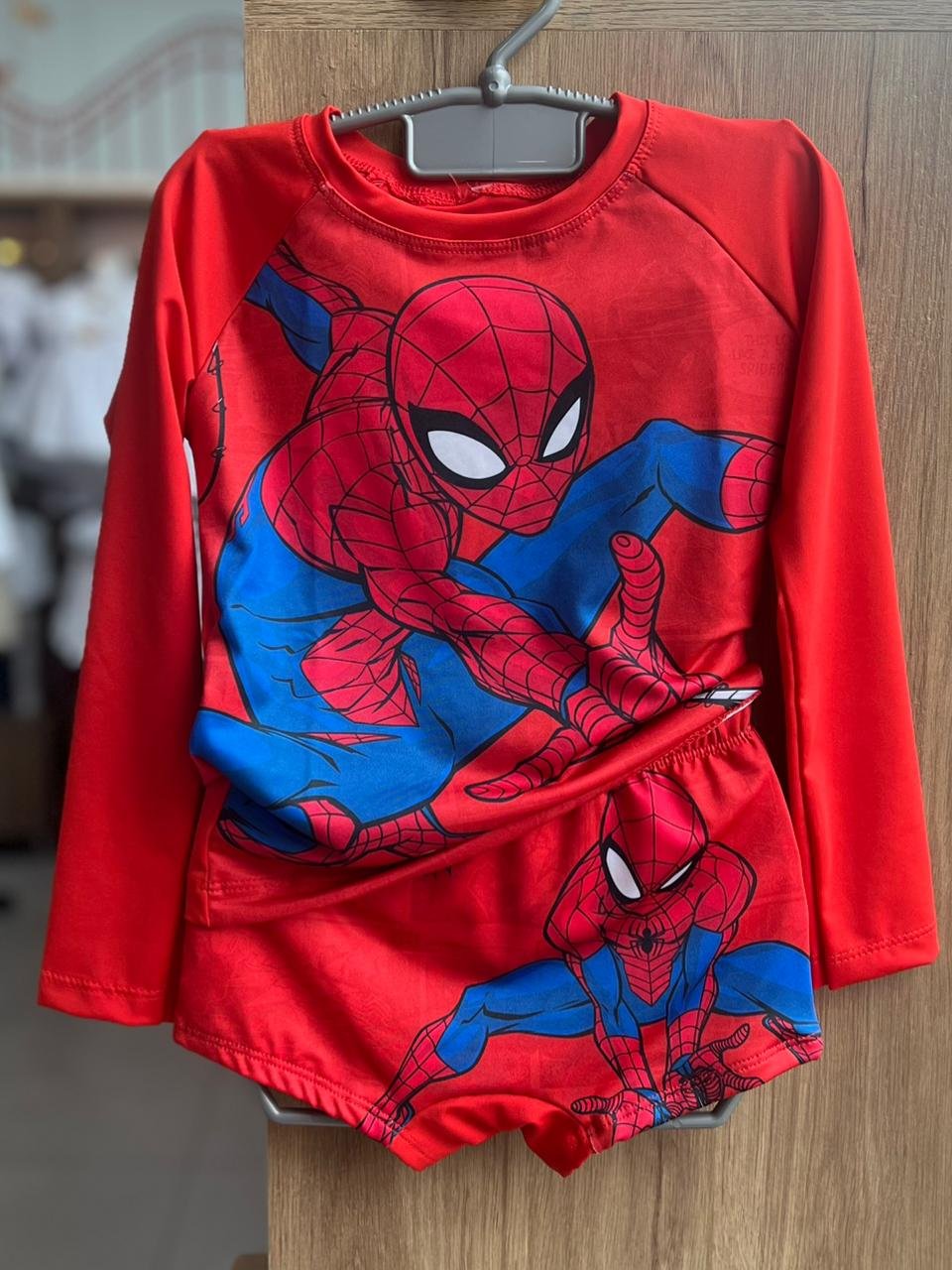 CONJUNTO CAMISETA MANGA LONGA HOMEM ARANHA SPIDER MAN HEROI E SUNGA BOXER PROTEÇÃO UV50+ MENINO FAKINI - VERMELHO