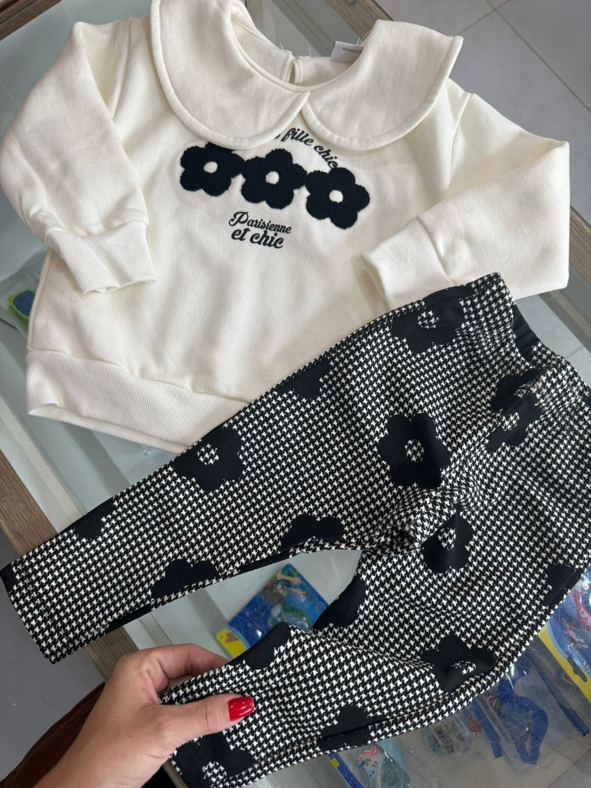 CONJUNTO BLUSÃO MANGA LONGA LAÇO AVELUDADO PARIS FILE E CALÇA LEGGING MENINA FAKINI - OFF/PRETO