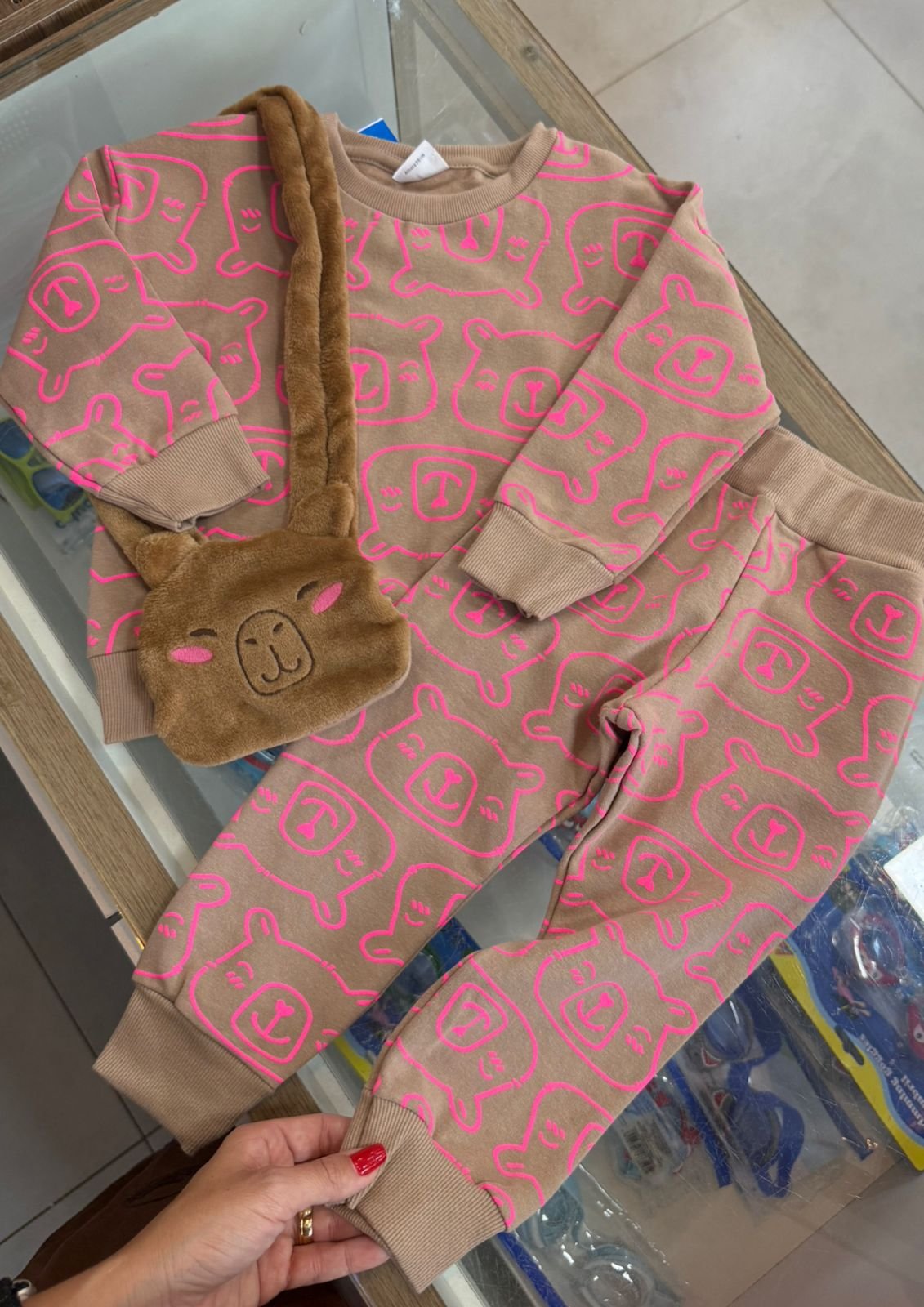 CONJUNTO BLUSÃO MANGA LONGA MOLETOM CAPIVARA BOLSA E CALÇA MENINA FAKINI - BEGE