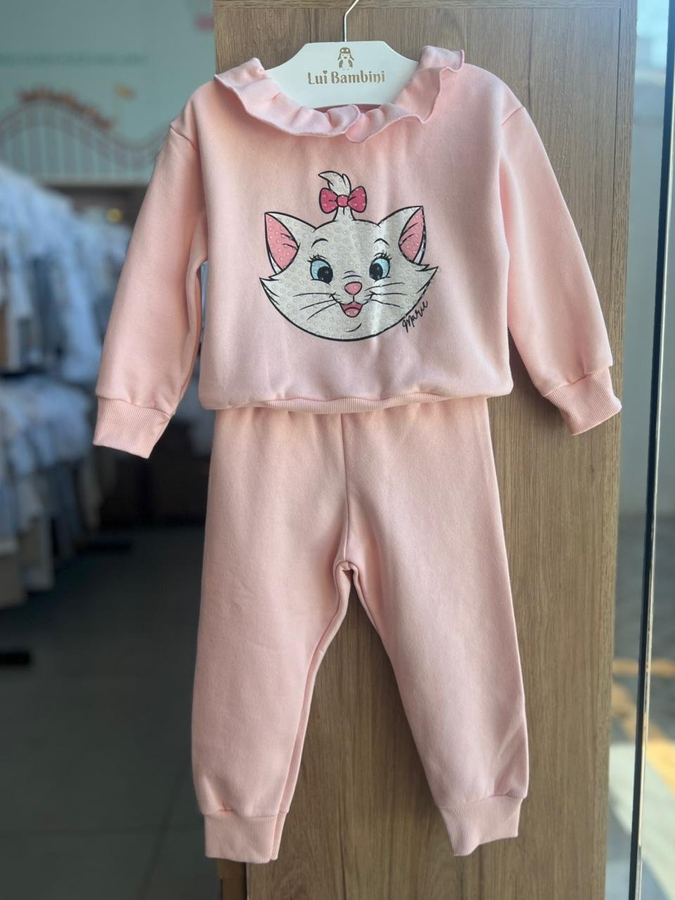 CONJUNTO BLUSÃO MANGA LONGA GATA MARIE BABADO E CALÇA MENINA FAKINI - ROSA CLARO
