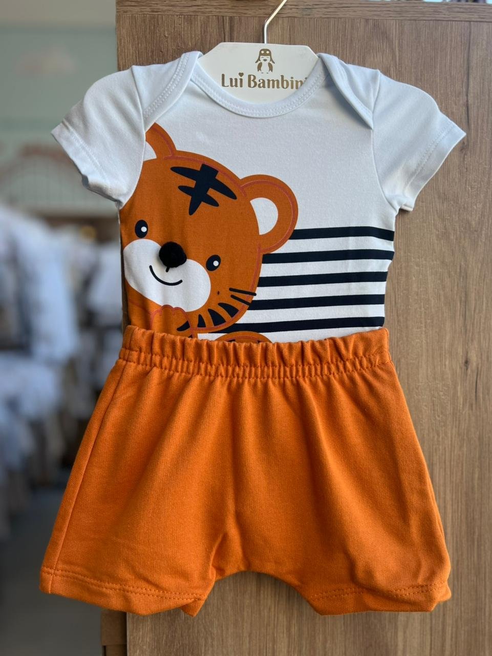 CONJUNTO BODY MANGA CURTA LISTRADO TIGRE E BERMUDA MENINO KYLY - BRANCO