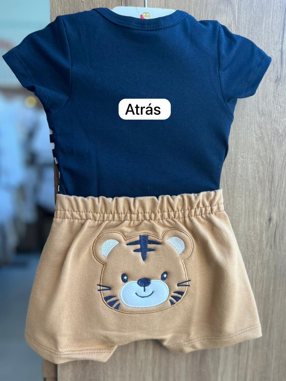 CONJUNTO BODY MANGA CURTA LISTRADO TIGRE E BERMUDA MENINO KYLY - MARINHO