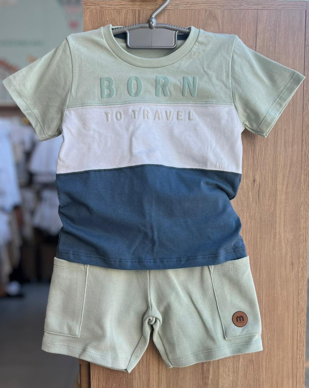 CONJUNTO CAMISETA MANGA CURTA LISTRAS BORN E BERMUDA MENINO MILON - VERDE