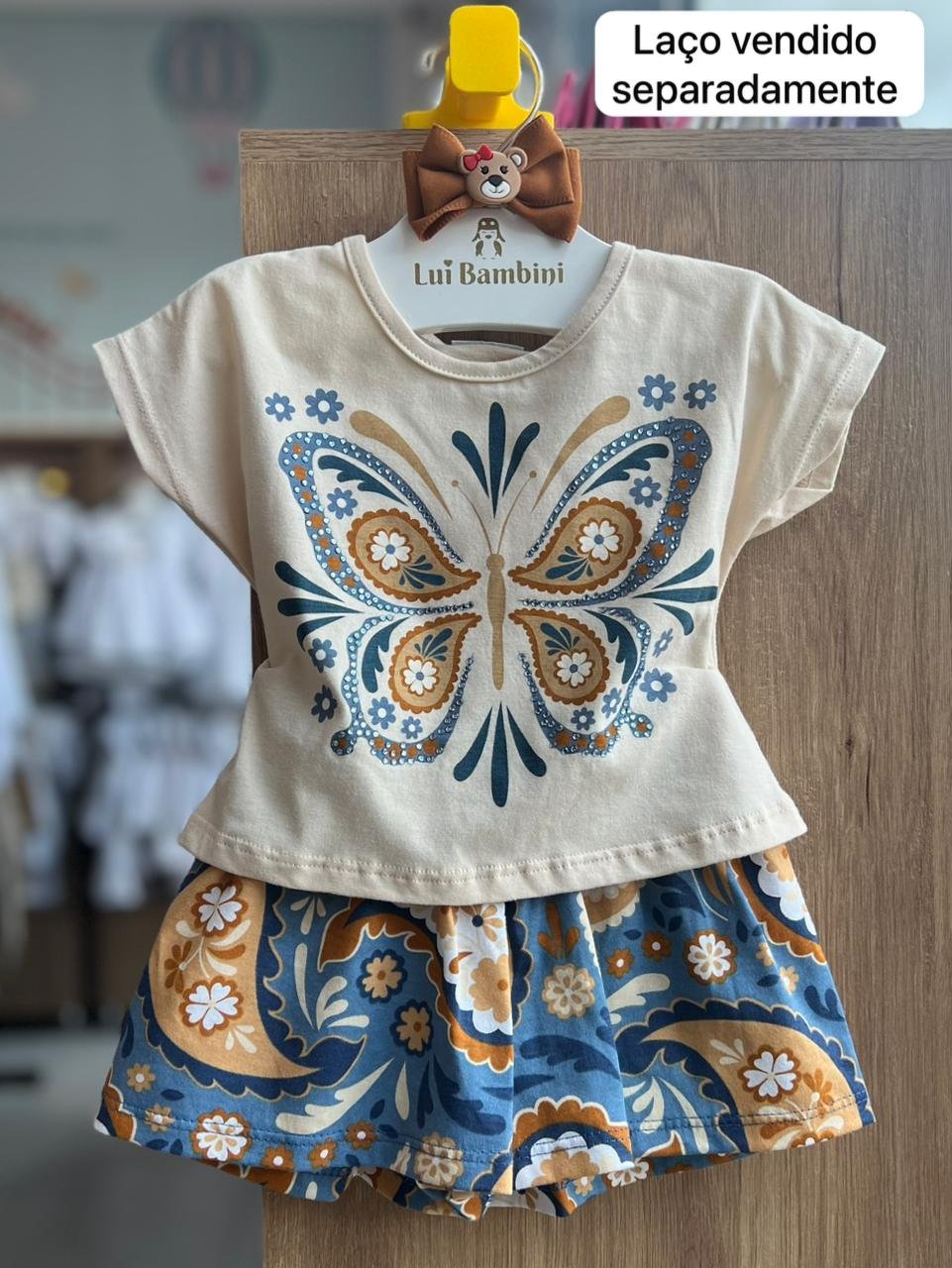 CONJUNTO BLUSA MANGA CURTA BORBOLETA E SHORT MENINA NANAI - BEGE/AZUL