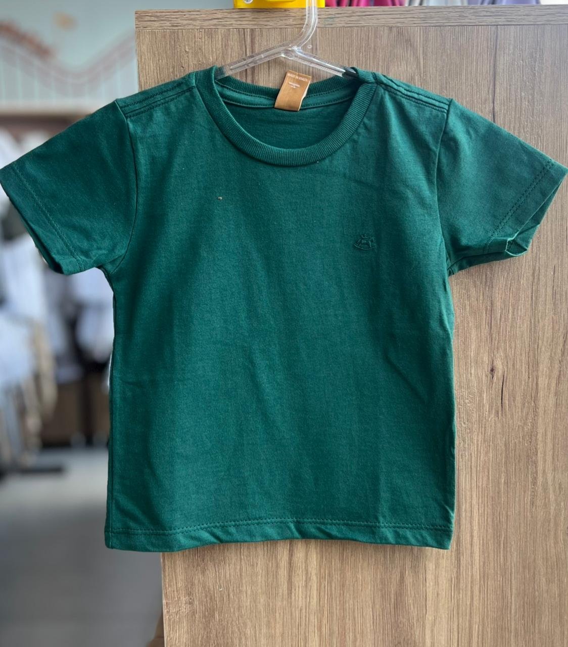 CAMISETA MANGA CURTA CAVALO BORDADO MINIMALISTA MENINO UP BABY - VERDE ESCURO