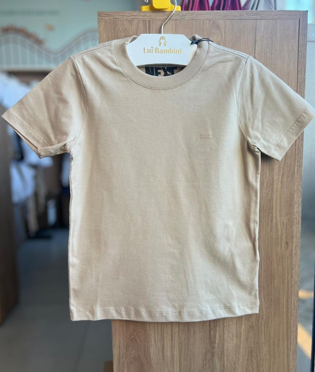 CAMISETA MANGA CURTA LISA BÁSICO MINIMALISTA MENINO ACOSTAMENTO - BEGE