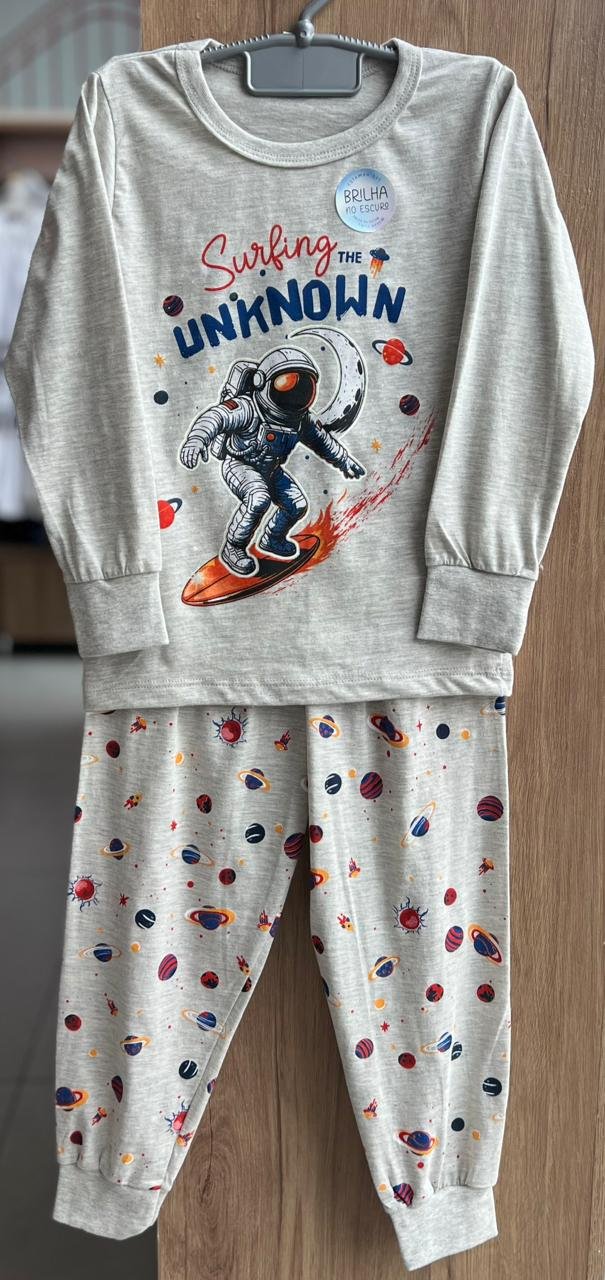CONJUNTO PIJAMA CAMISETA MANGA LONGA ASTRONAUTA SURFISTA LUA E CALÇA MENINO ANGERÔ - MESCLA