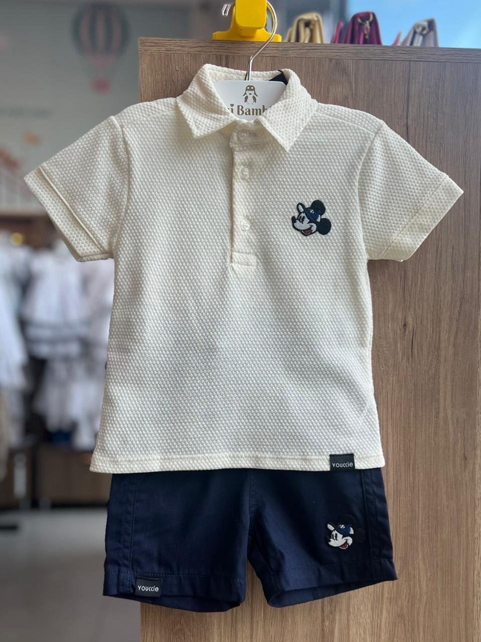 CONJUNTO CAMISETA MANGA CURTA POLO MINIMALISTA MICKEY PATCH E BERMUDA MENINO YOUCCIE - OFF/MARINHO
