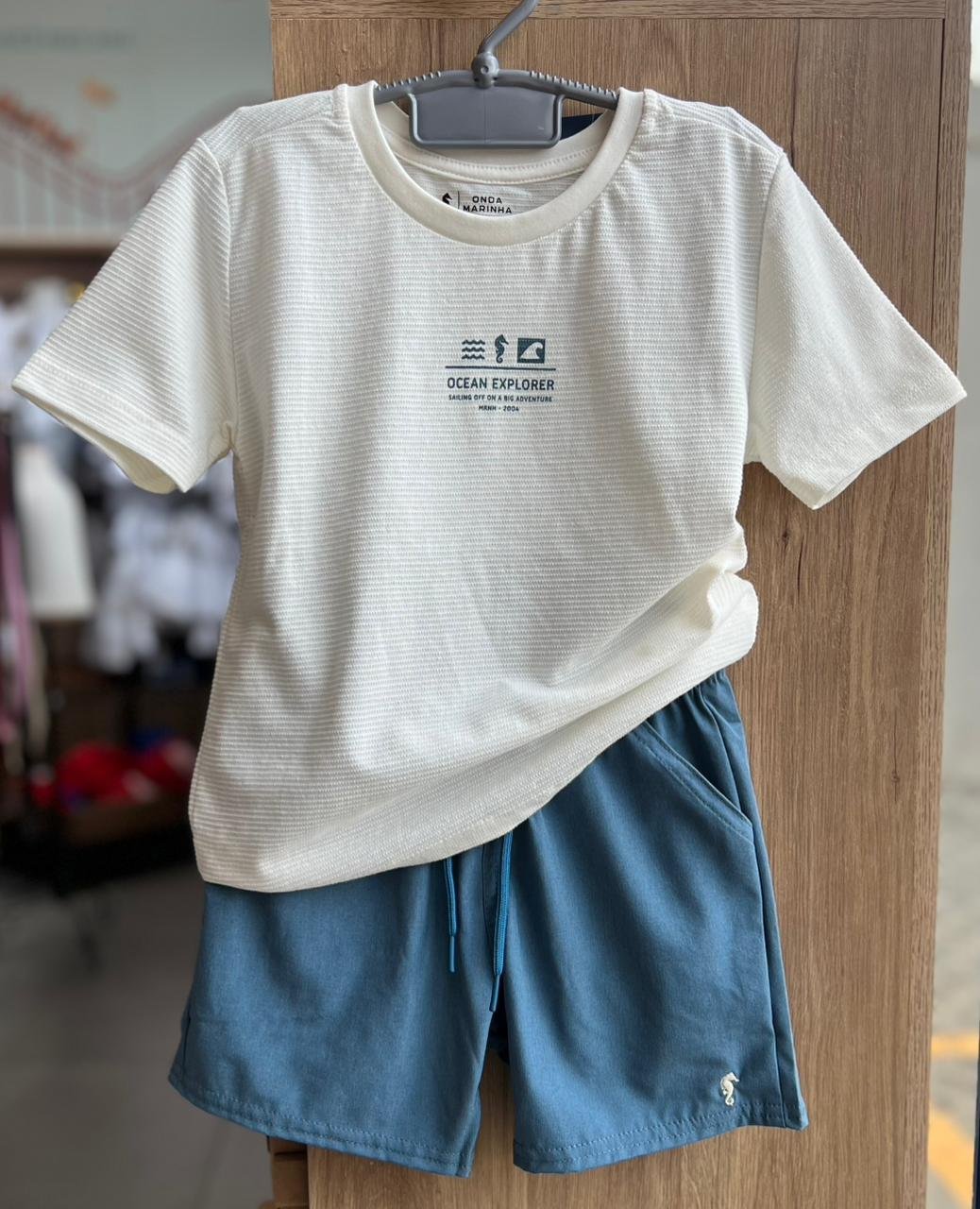 CONJUNTO CAMISETA MANGA CURTA OCEAN EXPLORE E BERMUDA CORDÃO MENINO ONDA MARINHA - CREME/VERDE
