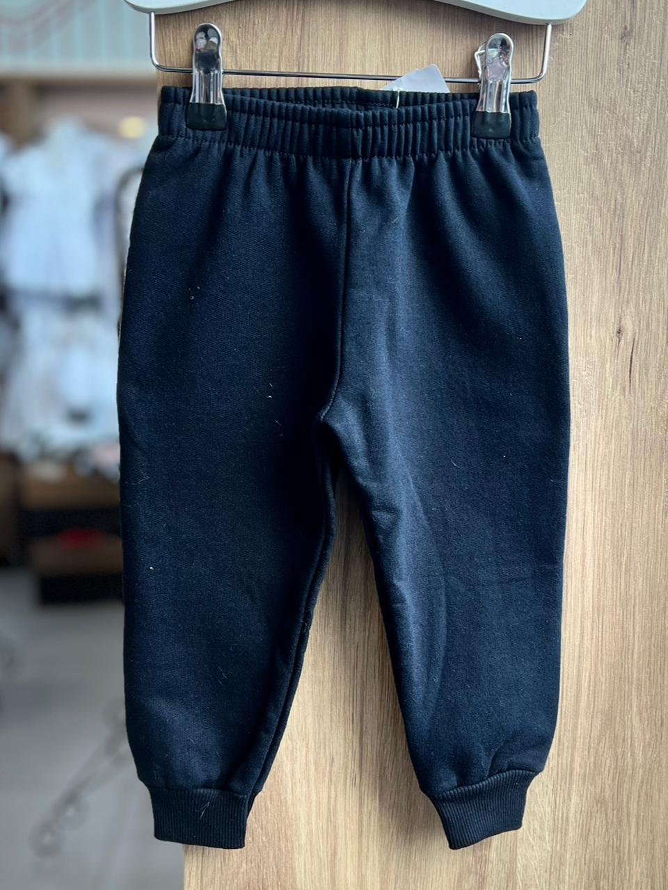 CALÇA LISA BÁSICA ELÁSTICO CÓS MOLETOM PELUCIADA UNISSEX KYLY - PRETO