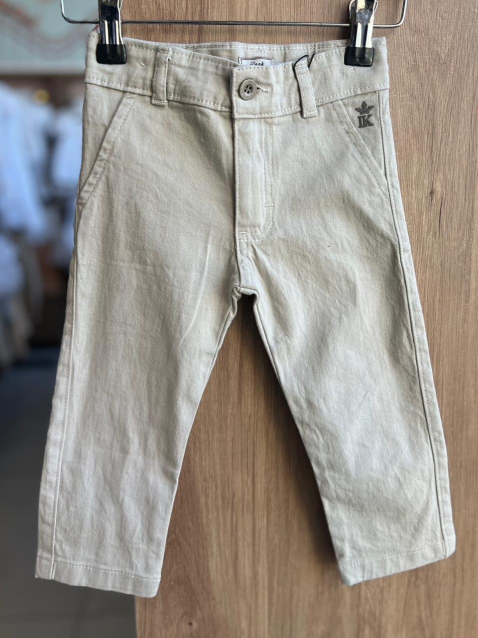 CALÇA SARJA SKINNY ALFAIATARIA BOLSO FACA MENINO LOOK JEANS - AREIA