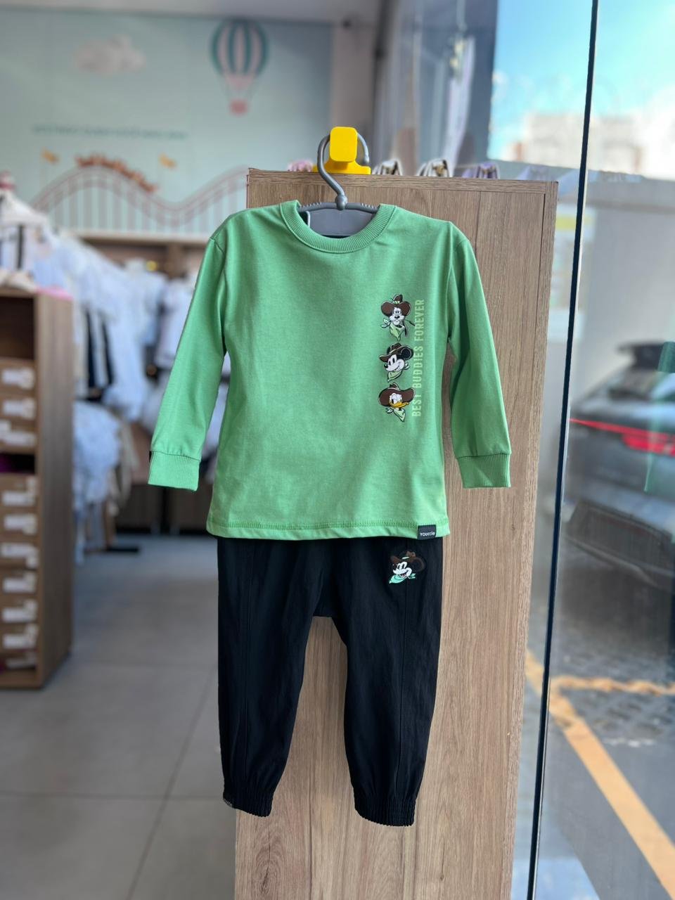 CONJUNTO CAMISETA MANGA LONGA MICKEY DONALD PATETA E CALÇA MENINO YOUCCIE - VERDE/PRETO