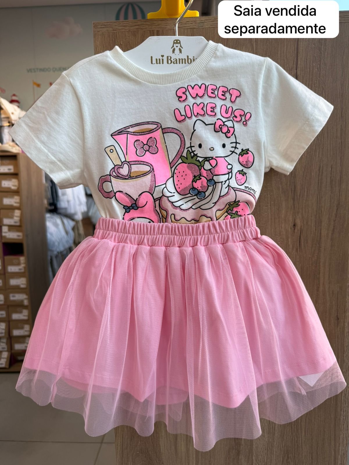 BLUSA MANGA CURTA HELLO KITTY BOM DIA MENINA MOMI - OFF