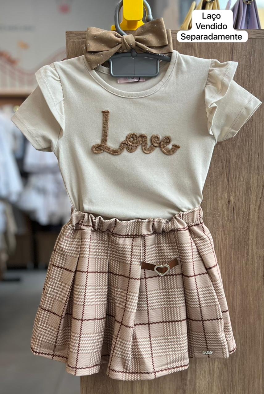 CONJUNTO BLUSA MANGA CURTA BABADO LOVE PELUCIADOE SHORT SAIA MENINA KUKIÊ - BEGE CLARO