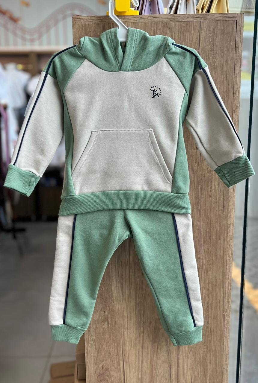 CONJUNTO BLUSÃO MANGA LONGA BOLSO CAPUZ E CALÇA MOLETOM MENINO FAKINI - VERDE/BEGE