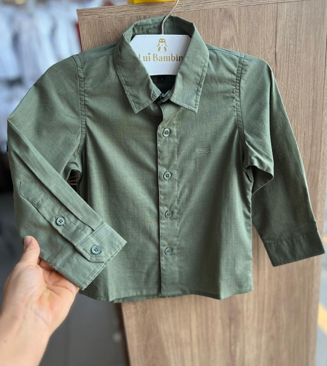 CAMISA MANGA LONGA BOTÕES FLAME SLIM MINIMALISTA BORDADO MENINO KING&JOE - VERDE MUSGO