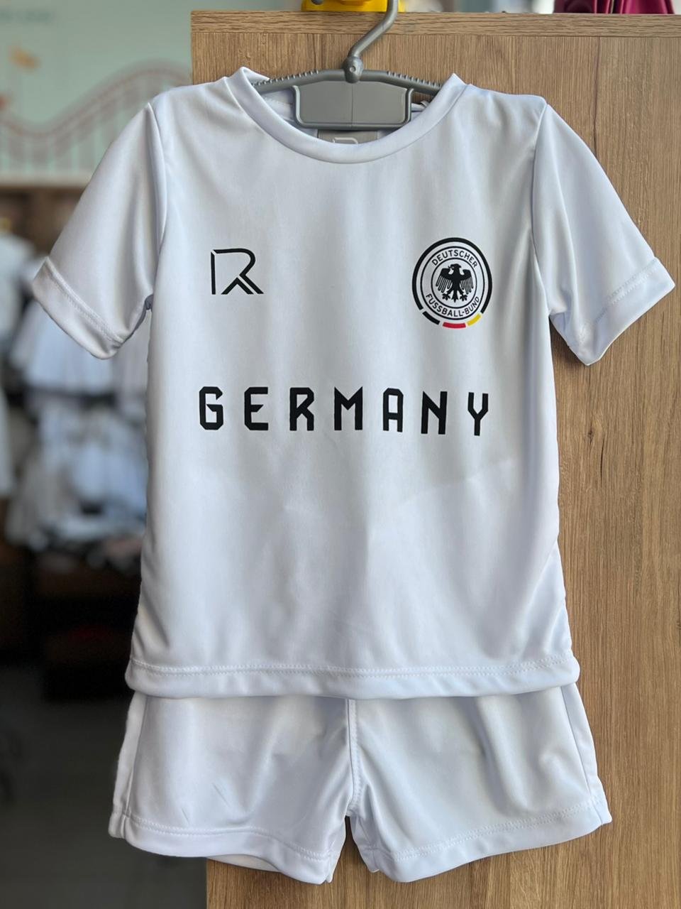 CONJUNTO CAMISETA MANGA CURTA ALEMANHA DRY FIT  FUTEBOL COPA DO MUNDO E BERMUDA MENINO RICHES - BRANCO