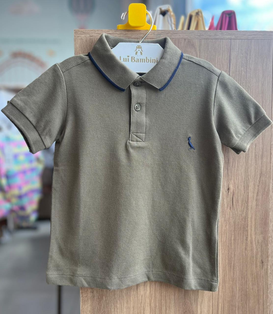 CAMISETA MANGA CURTA POLO PIQUET MINIMALISTA PICA PAU BORDADO FRISO MENINO RESERVA MINI - VERDE MUSGO