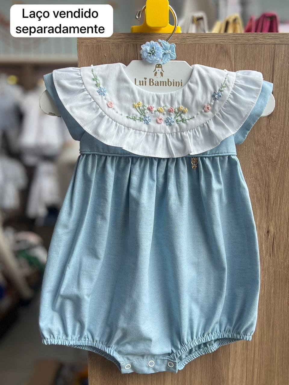 ROMPER PIMPÃO MANGA CURTA GOLA PALA LINHO FLORES BORDADAS MENINA LUI BAMBINI - AZUL