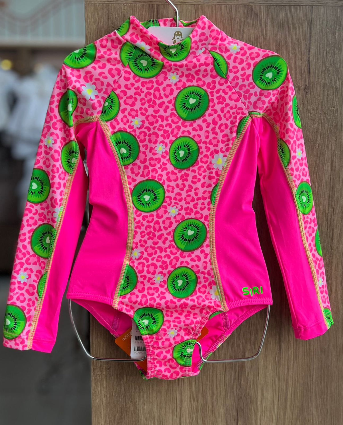 MAIÔ BODY MANGA LONGA KIWI ZÍPER PROTEÇÃO UV50+ MENINA SIRI - ROSA NEON