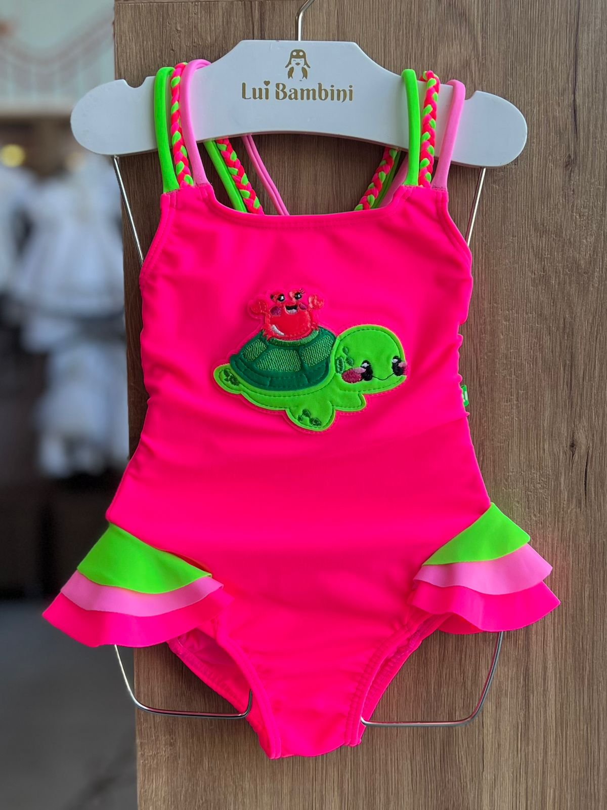 MAIÔ ALÇA ENTRELAÇADO COSTA TRANÇA TARTARUGA CARANQUEIJO PROTEÇÃO UV50+ MENINA SIRI - ROSA NEON