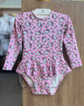 MAIÔ BODY MANGA LONGA HELLO KITTY BABADO SAIA AMARRAÇÃO PROTEÇÃO UV50+ MENINA TIP TOP - ROSA