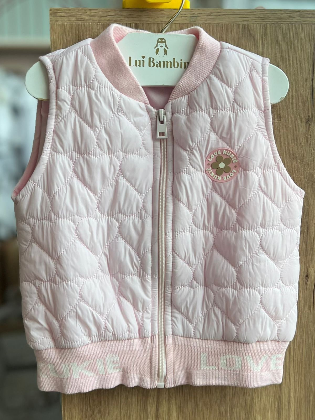 COLETE REGATA COSTURA CORAÇÕES MINIMALISTA FLOR PUFFER MENINA KUKIÊ - ROSA