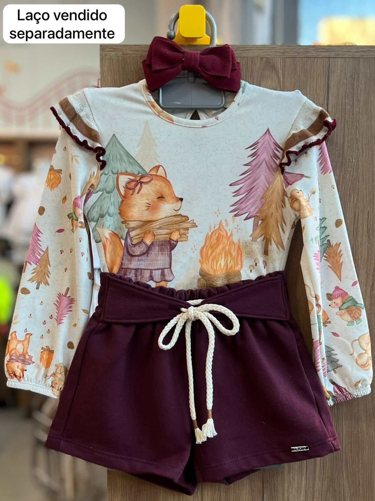 CONJUNTO BLUSA MANGA LONGA ACAMPAMENTO RAPOSA BICHINHOS E SHORT MOLETOM PELUCIADO MENINA KUKIÊ - BEGE/VINHO