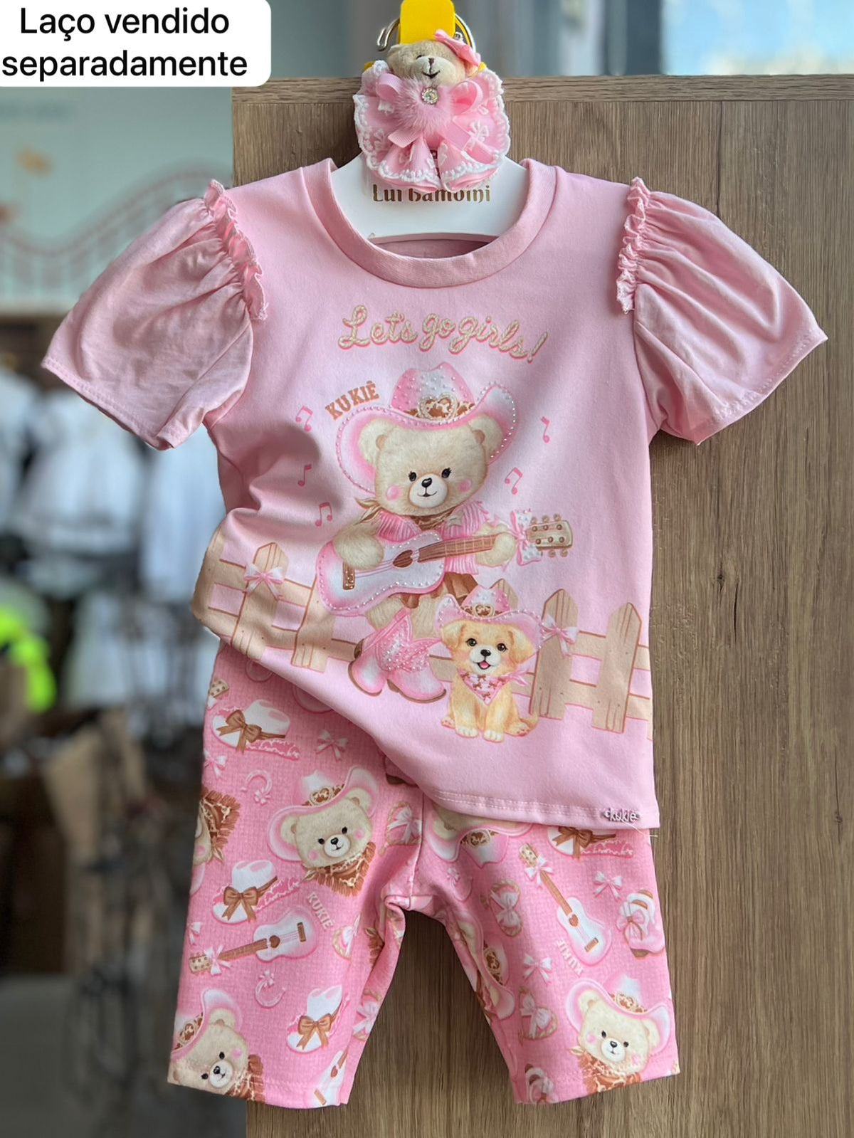 CONJUNTO BLUSA MANGA CURTA URSO COWGIRL BOIADEIRA VIOLÃO E SHORT LEGGING MENINA KUKIÊ - ROSA