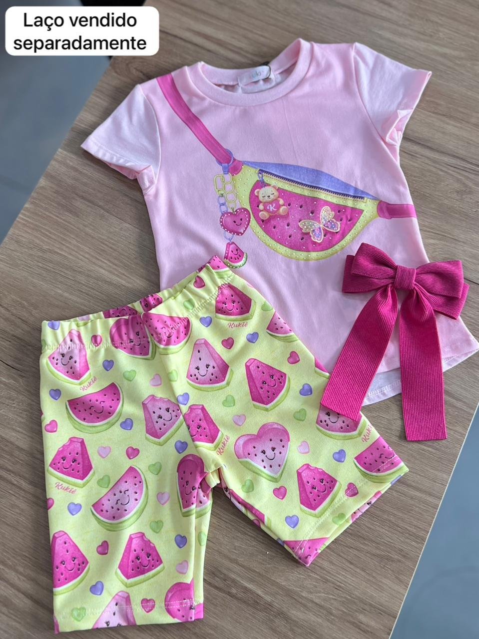 CONJUNTO BLUSA MANGA CURTA MELANCIA STRASS URSO E SHORT LEGGING MENINA KUKIÊ - ROSA/AMARELO