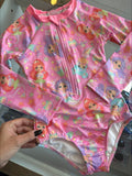 MAIÔ MANGA LONGA SEREIA FUNDO DO MAR PROTEÇÃO UV50+ MENINA KUKIÊ - ROSA