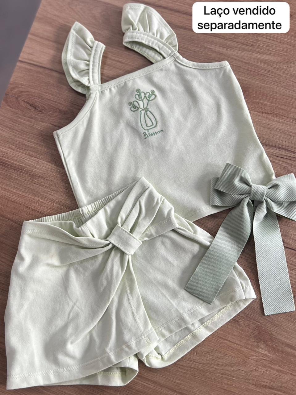 CONJUNTO BLUSA ALÇA BABADO FLOR BORDADO E SHORT SAIA MENINA ELIAN - VERDE CLARO
