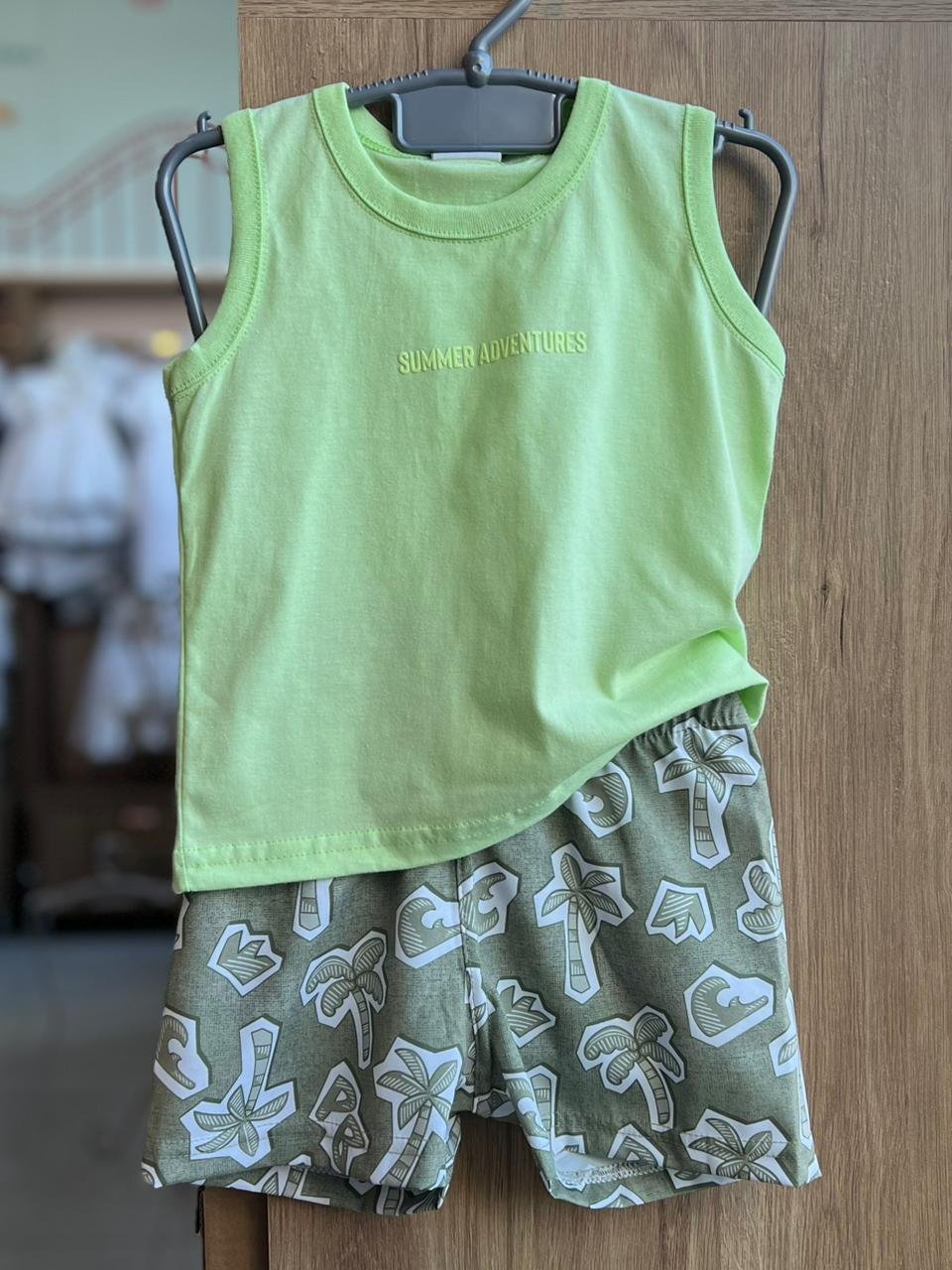 CONJUNTO CAMISETA REGATA SUMMER ADVENTURES E SHORT COQUEIRO NYLON MENINO PULLA BULLA - VERDE