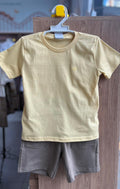 CONJUNTO CAMISETA MANGA CURTA COQUEIRO MINIMALISTA E BERMUDA MENINO PULLA BULLA - AMARELO/BEGE