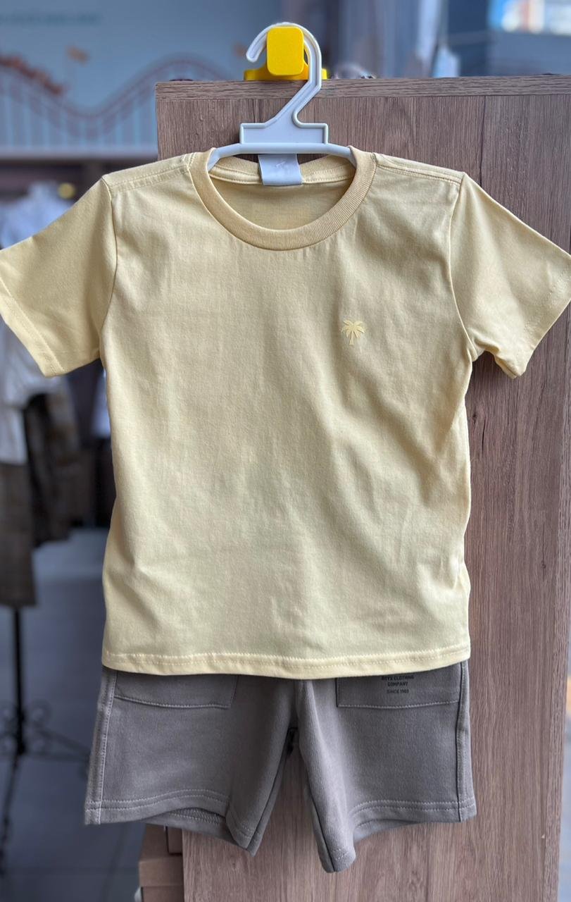 CONJUNTO CAMISETA MANGA CURTA COQUEIRO MINIMALISTA E BERMUDA MENINO PULLA BULLA - AMARELO/BEGE