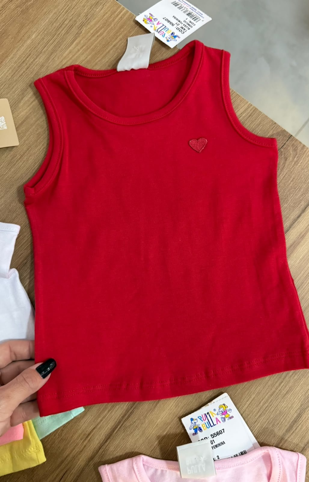 BLUSA REGATA MINIMALISTA CORAÇÃO BÁSICA LISA MENINA PULLA BULLA - VERMELHO