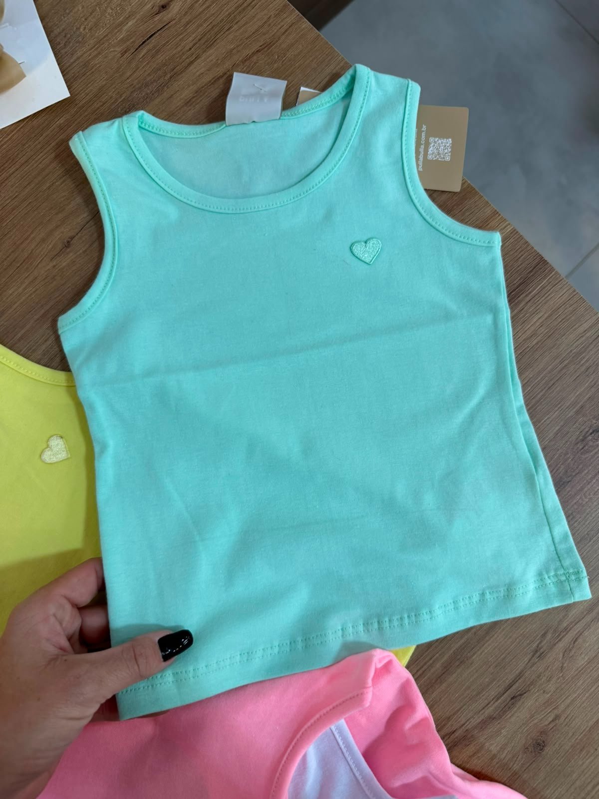 BLUSA REGATA MINIMALISTA CORAÇÃO BÁSICA LISA MENINA PULLA BULLA - VERDE CLARO
