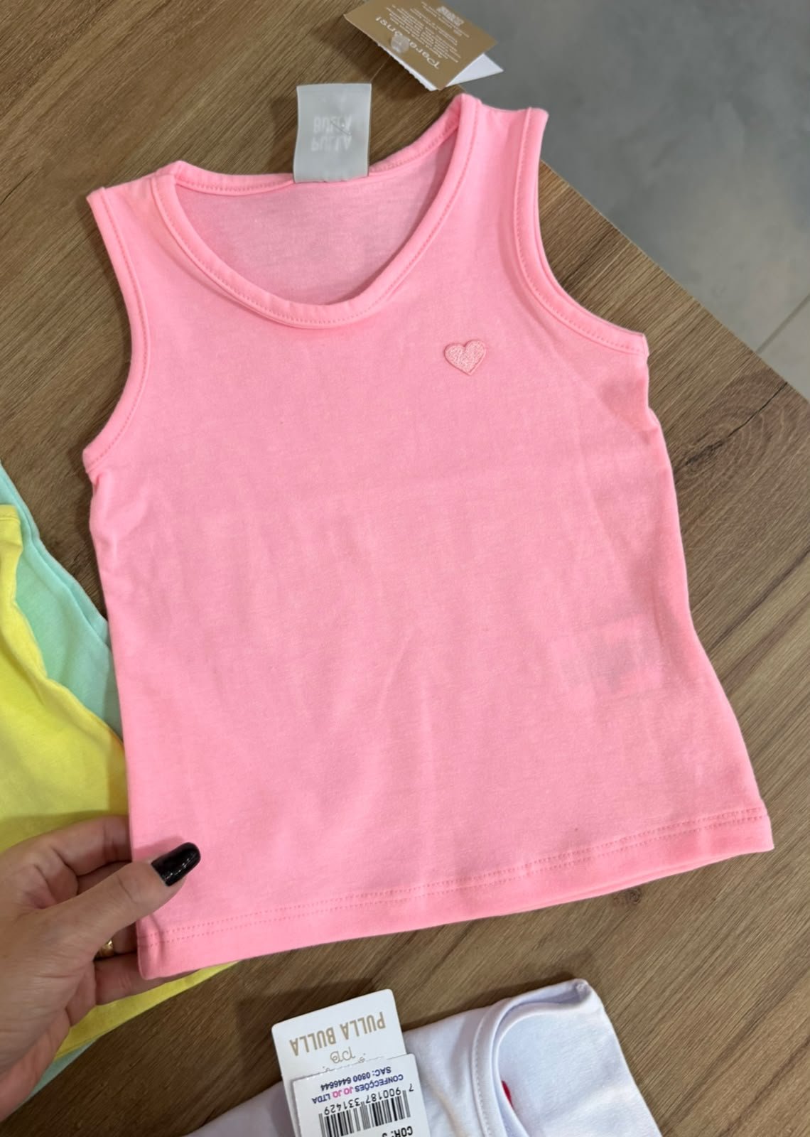 BLUSA REGATA MINIMALISTA CORAÇÃO BÁSICA LISA MENINA PULLA BULLA - ROSA NEON
