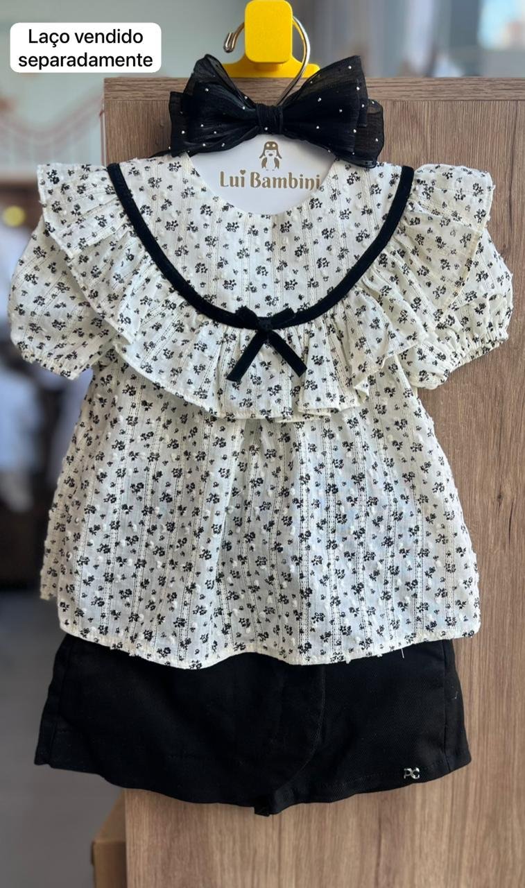 CONJUNTO BLUSA MANGA CURTA POA FLORES LAÇO AVELUDADO E SHORT SAIA LAÇO MENINA PETIT CHERIE - CREME/PRETO