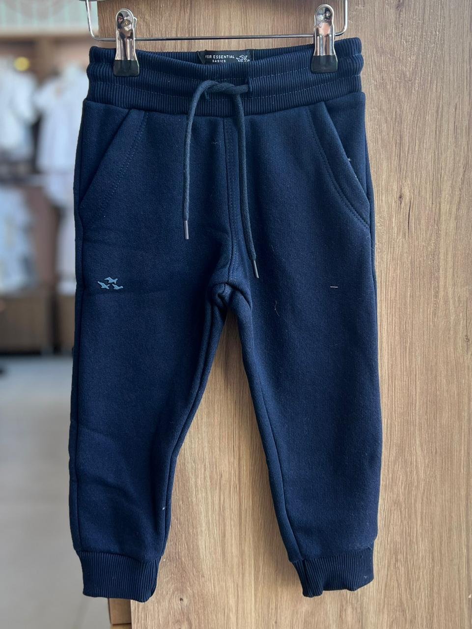 CALÇA MOLETOM ESSENTIAL MINIMALISTA PASSAROS BOLSO MENINO FBR - MARINHO