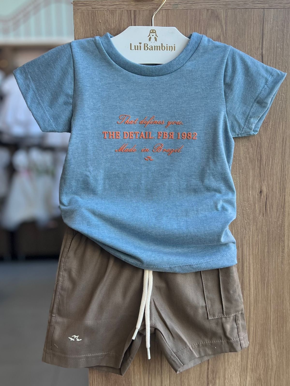 CONJUNTO CAMISETA MANGA CURTA DETALHE QUE DEFINE VOCÊ E BERMUDA MENINO FBR - AZUL