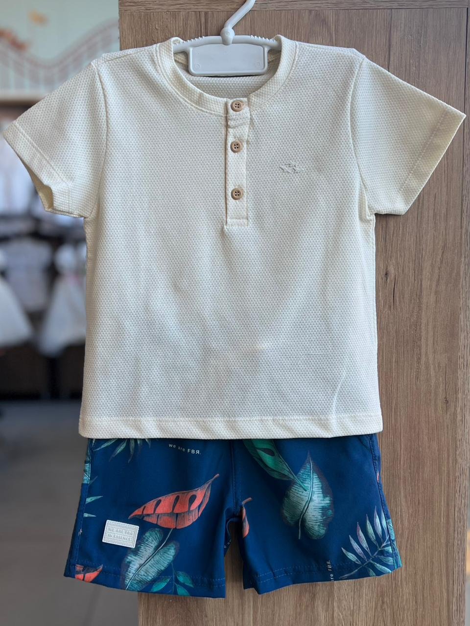 CONJUNTO CAMISETA MANGA CURTA BOTÕES E BERMUDA FOLHAS MENINO FBR - OFF/AZUL
