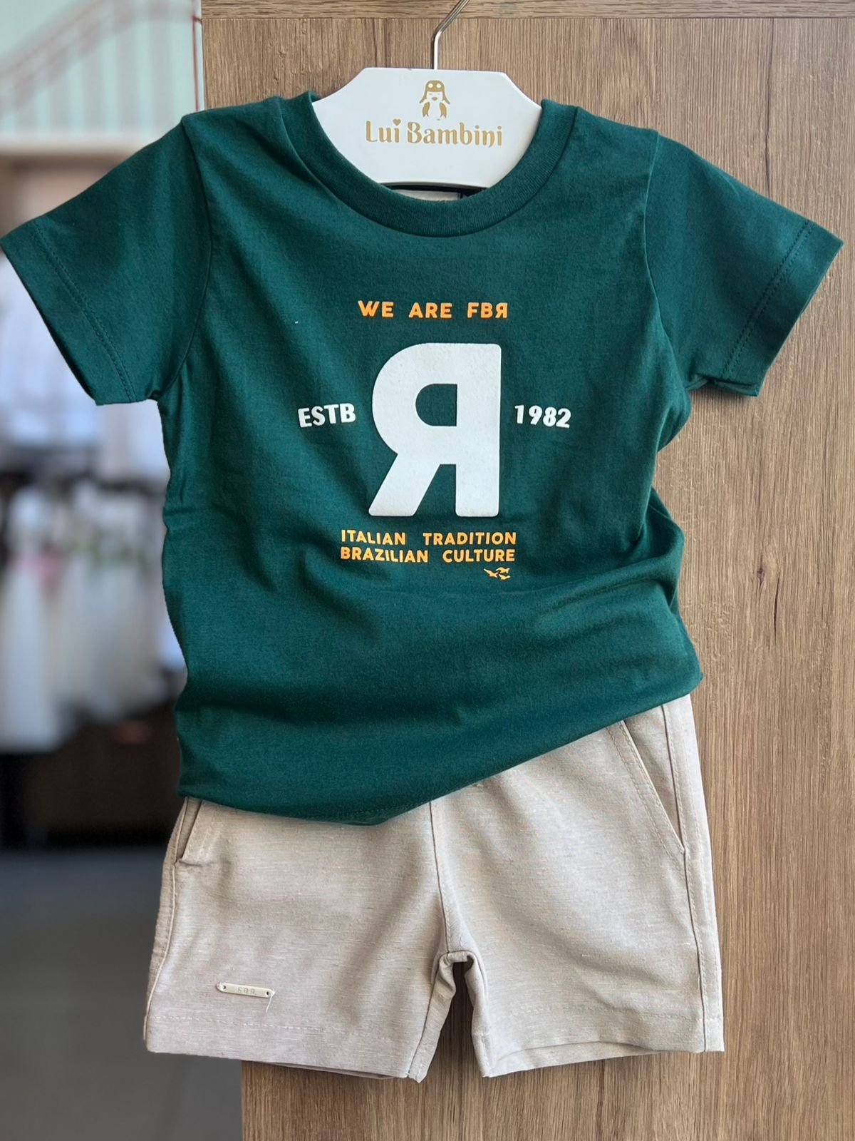 CONJUNTO CAMISETA MANGA CURTA SOMOS CULTURA BRASILEIRA E BERMUDA MENINO FBR - VERDE/AREIA