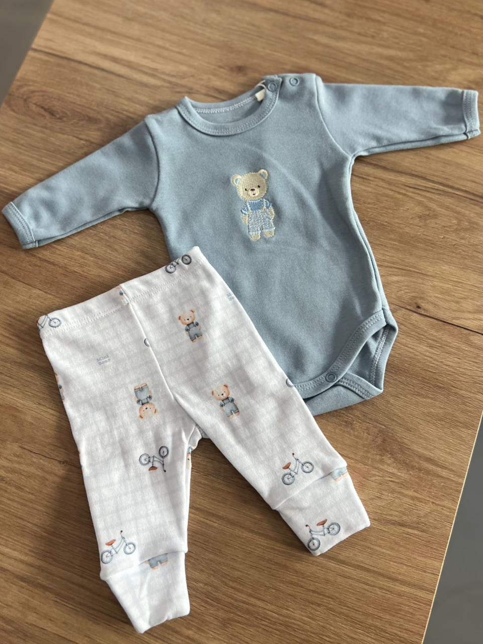 CONJUNTO BODY MANGA LONGA URSO BORDADO E CALÇA PÉ REVERSÍVEL MENINO MINI BEAR - AZUL/OFF