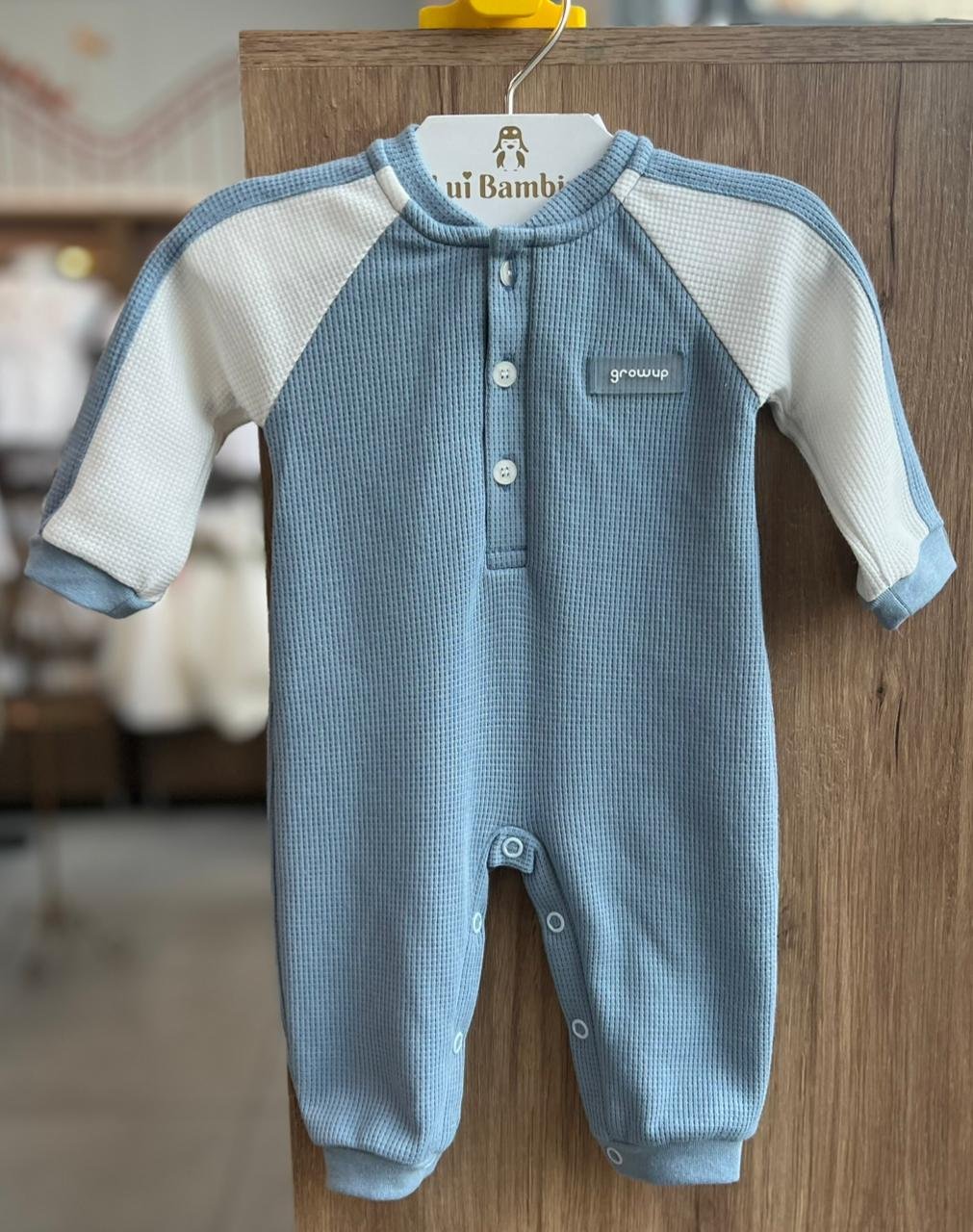 MACACÃO MANGA LONGA MAQUINETADO MINIMALISTA BOTÕES MENINO GROW UP - AZUL