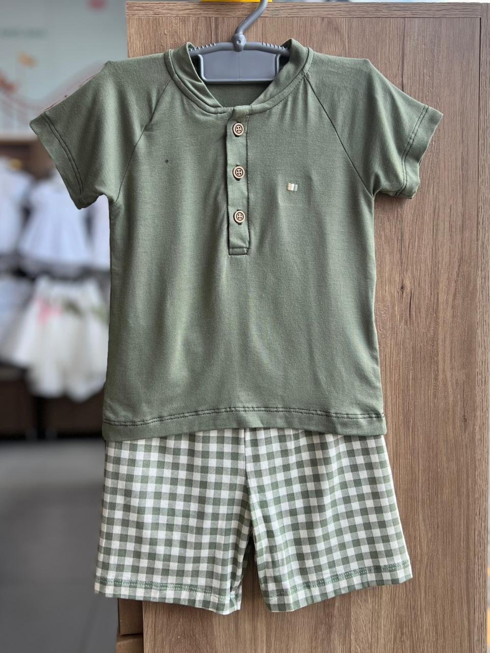 CONJUNTO PIJAMA CAMISETA MANGA CURTA MINIMALISTA BANDEIRA E BERMUDA XADREZ PAI E FILHO MENINO GROW UP - VERDE