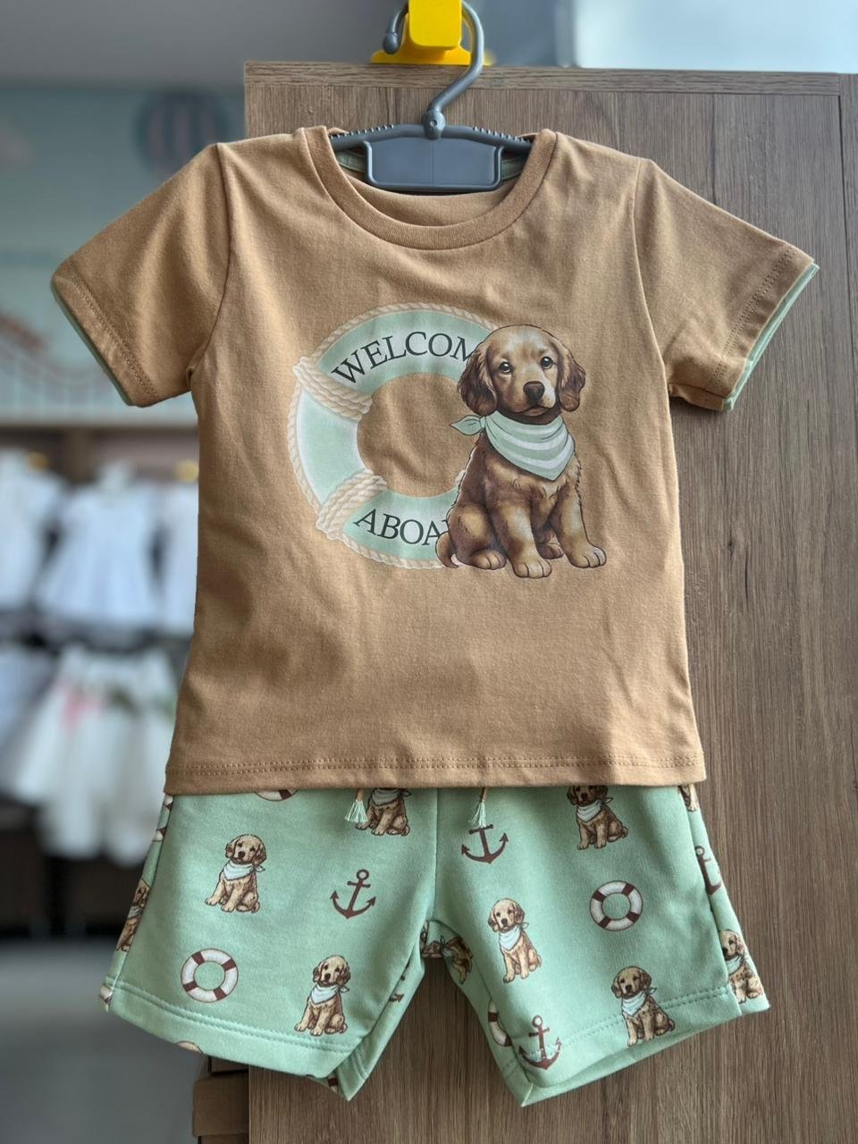 CONJUNTO CAMISETA MANGA CURTA CACHORRO WELCOME E BERMUDA MOLETOM MENINO MILON - BEGE/VERDE