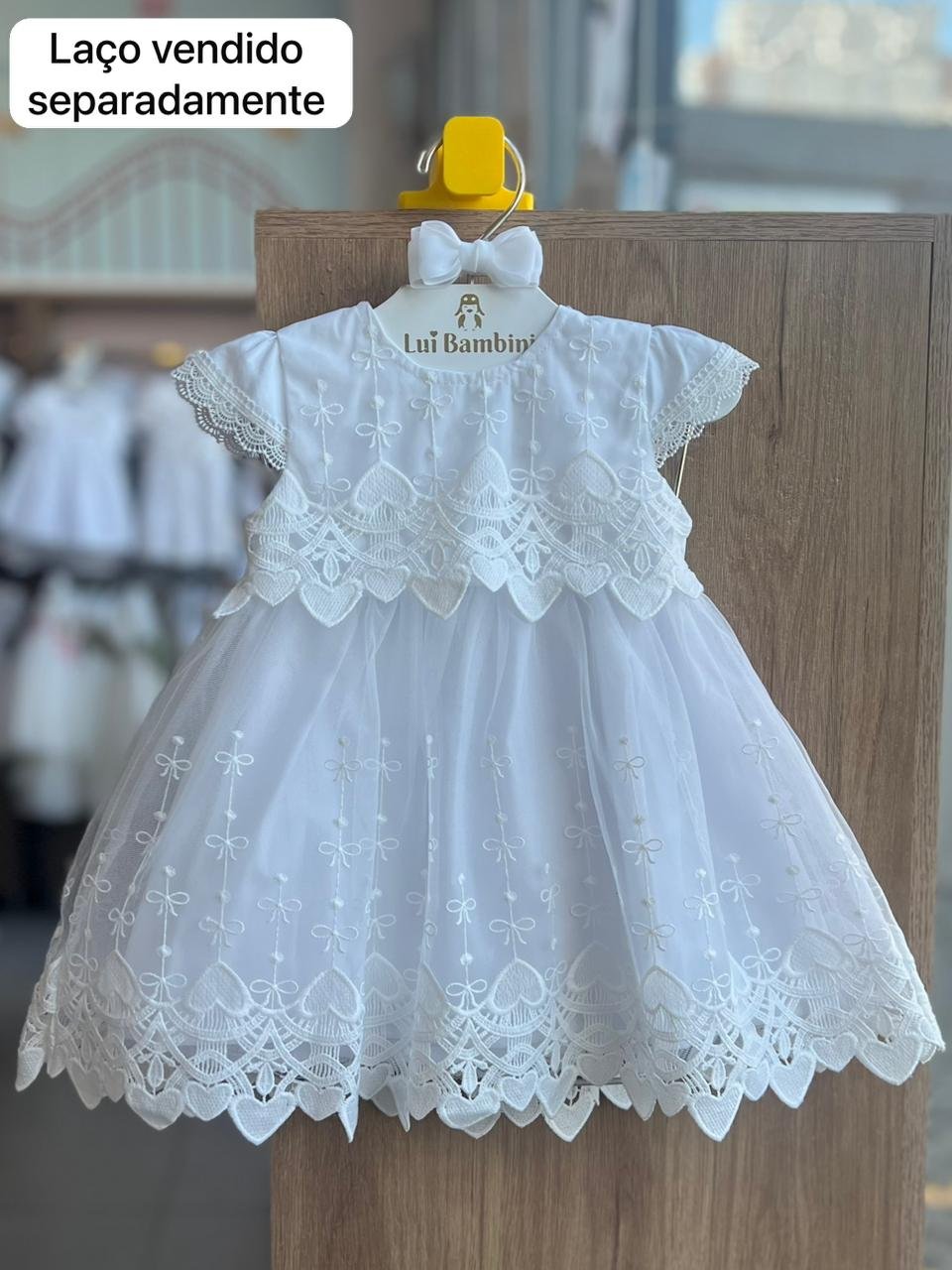 VESTIDO BATIZADO MANGA CURTA COM CALCINHA LAÇOS TULE RENDA BORDADO CORAÇÕES MENINA MILON - BRANCO