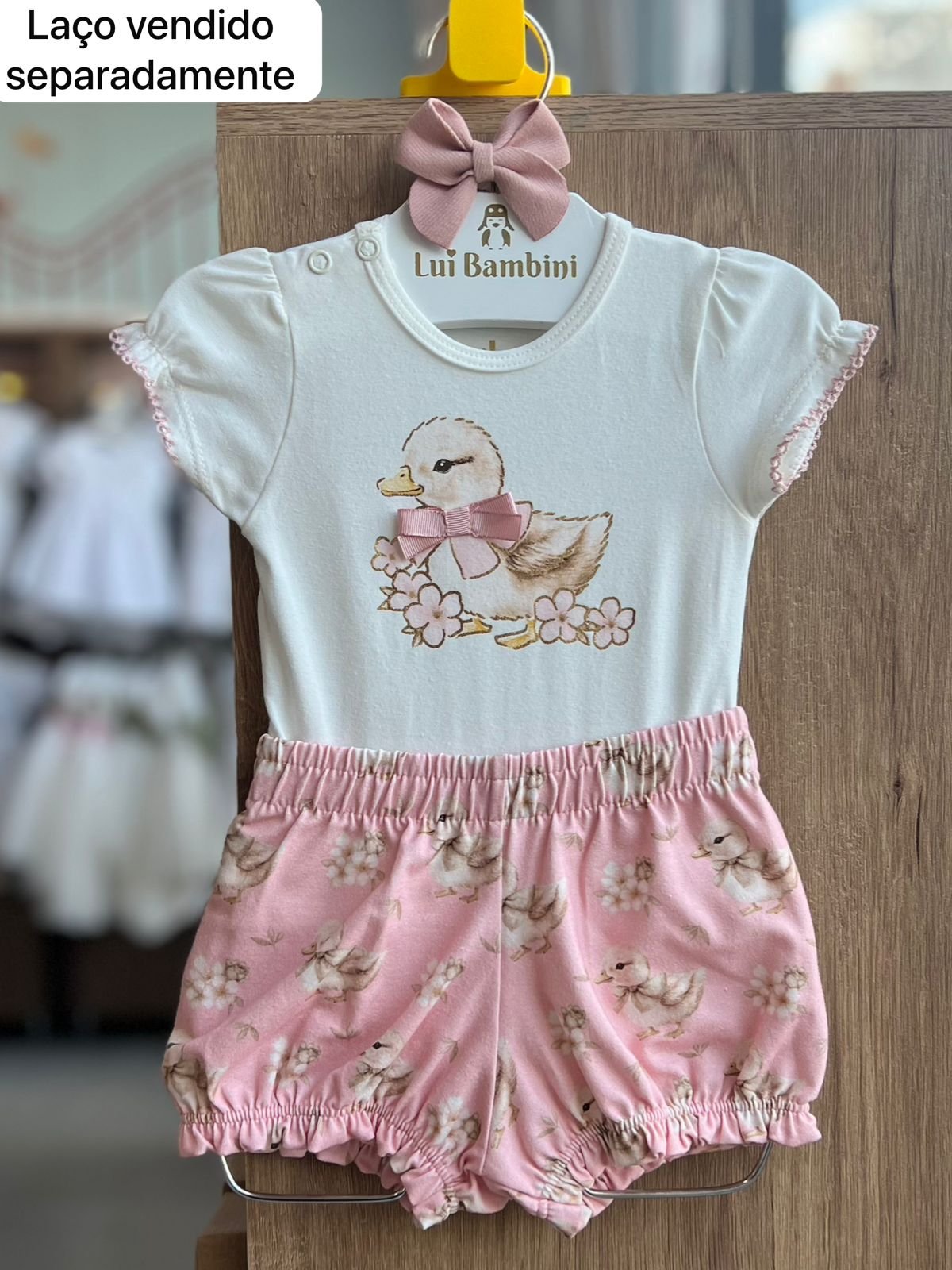 CONJUNTO BODY MANGA CURTA PATINHOS FLOR LAÇO E SHORT MENINA MILON - OFF/ROSA